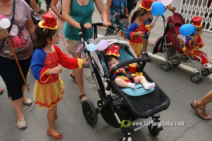 GALERÍA FOTOGRÁFICA - La Plana al Dia - Vilafranca llega al ecuador de sus  fiestas patronales con el día de disfraces.