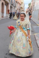 La ofrena floral per a la Sagrada Familia i processó del Santíssim marquen la jornada dominical a La Vall d'Uixó