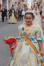 La ofrena floral per a la Sagrada Familia i processó del Santíssim marquen la jornada dominical a La Vall d'Uixó