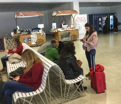 Turisme inicia un estudio sobre los viajeros internacionales que llegan a través del aeropuerto de Castellón