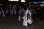 Un millar de mujeres participan en la procesión de la Virgen de los Dolores
