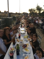 Multitudinaria cena de pa i porta fallera 