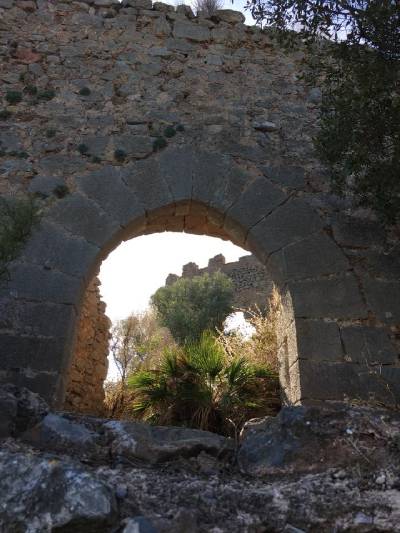 Continuen els treballs previs per recuperar el poblat i Castell de Miravet