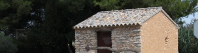 Vall d’Alba repara la caseta junto a la sénia del camino Regall para preservar el patrimonio histórico local