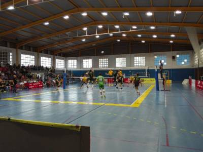 No pudo ser, el Club de voleibol Mediterráneo de Castellón pierde ante el Unicaja Almería en un partido disputado