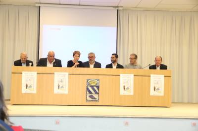 PRESENTADO EL LIBRO SOBRE LA PEREGRINACION POR LAS ERMISTAS DE ALCORA DE VICENTE ALBARO
