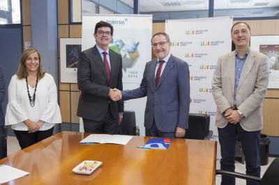 FOBESA y la UJI renuevan el convenio de colaboración para dotar de becas al alumnado residente en Benicàssim