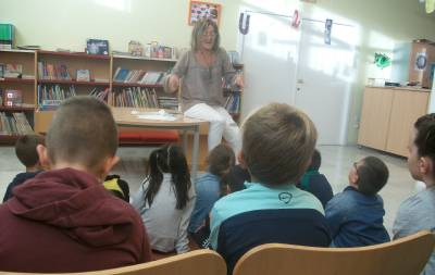 Los monstruos valencianos protagonistas en la biblioteca de Almenara