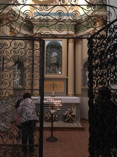 Gran afluència al concert del cataor Jonatan Penalba a l'ermita de les Santes de Cabanes