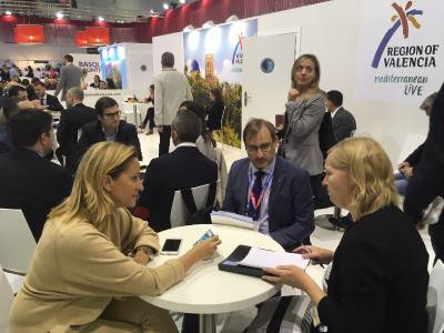 La Diputación confirma en la Feria de Londres la entrada de nuevos turoperadores británicos al turismo de Castellón en 2018