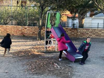 El CRA Araboga de Canet Lo Roig estrena parque infantil