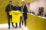 El Villarreal visita la joyería Carlos Guinot