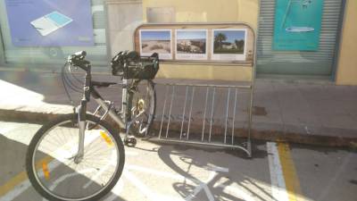 Moncofa instala aparcabicis en el municipio