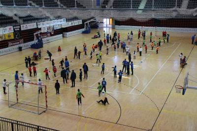 El CTE de Vila-real acoge una jornada de voleibol con un centenar de niños dentro de la campaña de Multiesport Escolar
