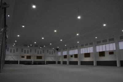 Finalitzen les obres del polifuncional de La Llosa