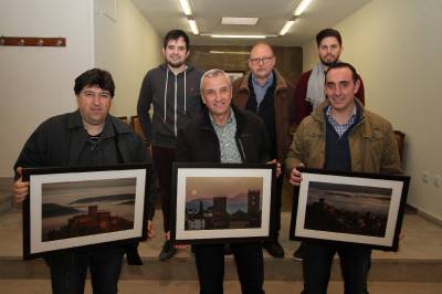 Donació de tres fotos a l'Ajuntament de Vilafamés