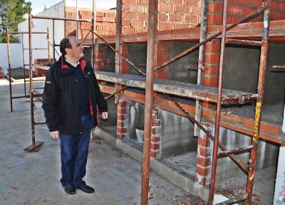 El Ayuntamiento de les Useres construye un nuevo bloque de nichos en el Cementerio