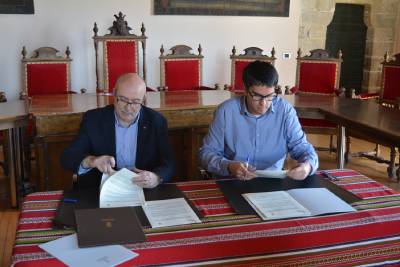 Morella signa el conveni de la nova oficina PROP amb el Conseller de Transparència de la Generalitat Valenciana