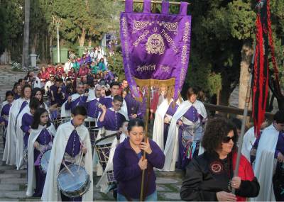 Més de 400 persones participen en l'exhibició de bombos i tambors d'Almenara