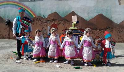 Els més menuts de la Llosa cremen la seua falla