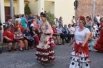 La cabalgata de fiestas llena las calles de Vila-real de colorido y crítica local