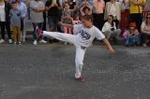 La cabalgata de fiestas llena las calles de Vila-real de colorido y crítica local