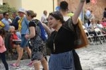 La cabalgata de fiestas llena las calles de Vila-real de colorido y crítica local
