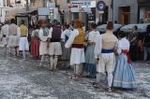 La cabalgata de fiestas llena las calles de Vila-real de colorido y crítica local