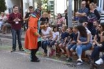 La cabalgata de fiestas llena las calles de Vila-real de colorido y crítica local