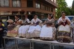 La cabalgata de fiestas llena las calles de Vila-real de colorido y crítica local