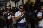 La cabalgata de fiestas llena las calles de Vila-real de colorido y crítica local