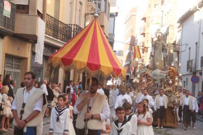 Participativa procesión en honor a Sant Pasqual