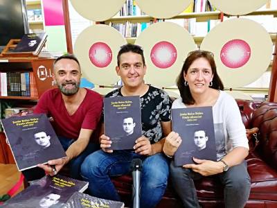 Carles Mulet cambia el Senado por la literatura con un libro sobre un cura y poeta asesinado en la Guerra Civil