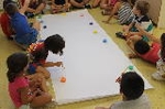 La Escola d?Estiu de Vall d?Alba reúne a 110 niños para que aprendan jugando