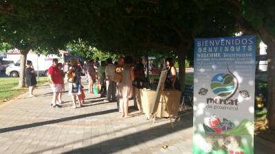Torreblanca valora positivamente la puesta en marcha del I Mercado de Proximidad