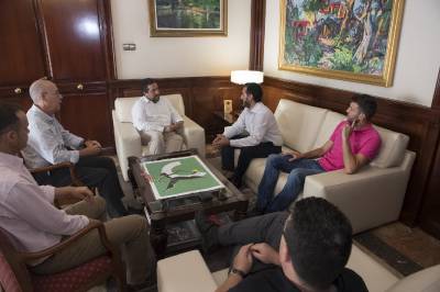 Moliner recibe en la Diputación a la nueva Junta Directiva del CD Castellón