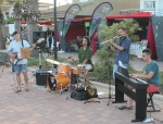 La música protagonista en la fira de comerç a la mar d'Almenara