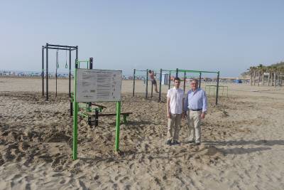 La playa de La Concha cuenta con una nueva instalación para realizar ejercicios ‘workout’ y de ‘fitness’