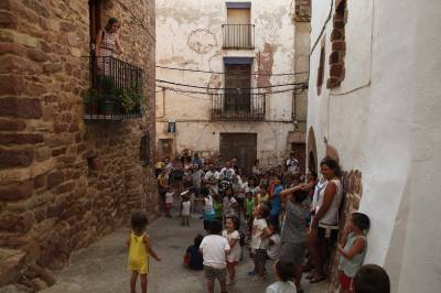 Un 'rodacontes' de leyenda pone fin al ciclo “Viu l'estiu en família”