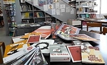 La Biblioteca de Borriana recibe una donación de libros y publicaciones de la Asociación Profesional de Ilustradores Valencianos