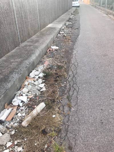 El tripartito mantiene el abandono del Grao pese a participar en la procesión a la Virgen y recorrer caminos plagados de excrementos