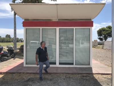 Borriana responde a la solicitud de la AAVV del Port e instala una caseta para la Biblioteca Ambulante