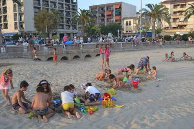 Concurso de castillos de arena en la playa de La Concha