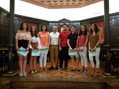 Segorbe reconoce el mérito académico de seis estudiantes de la ciudad