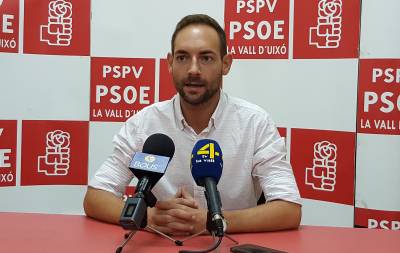 Joves Socialistes recogerá material escolar mañana a beneficio de Cruz Roja