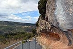 Es restauren les pintures rupestres de la Cova del Roure de Morella la Vella