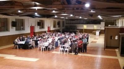 Multitudinari sopar per tancar la setmana de la gent gran de Vilafranca