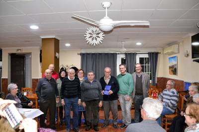 El secretario general del PSPV-PSOE en la provincia de Castellón, Ernest Blanch, ha asistido al acto de homenaje a cinco veteranos de la organización en Les Coves de Vinromà