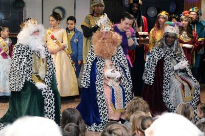 Los Reyes Magos llegan a Onda en una tarde mágica