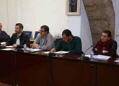 Una proposta del PSPV-PSOE aconsegueix que les empreses d'Alcalà de Xivert rebran 2.000 euros de subvenció per cada contracte indefinit que signen amb un aturat de la localitat